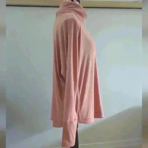 VERY J | Women's Blush Pink Soft  Oversized Dolman Sleeve Mock Neck Top - Picture 4 of 5